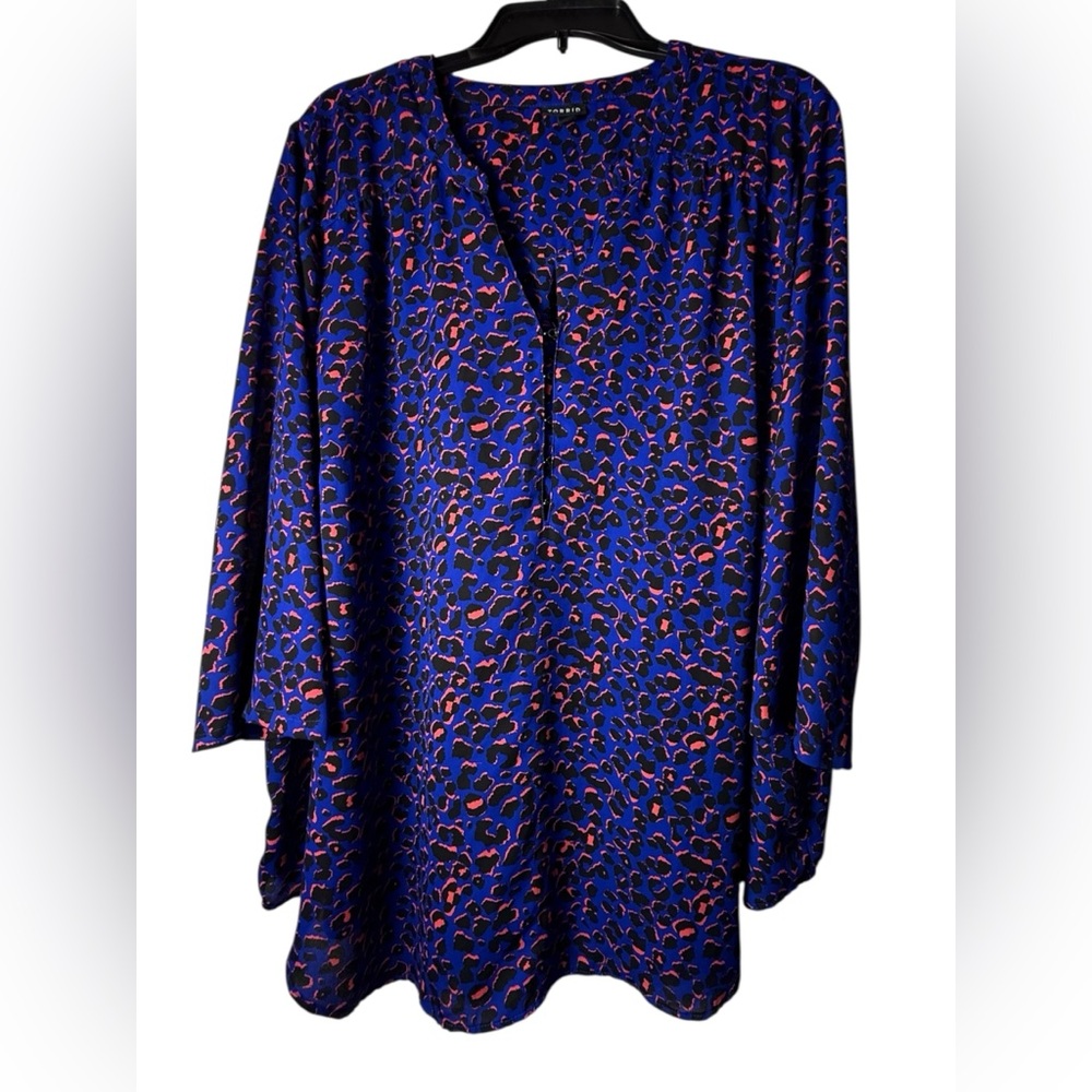 Torrid Women’s‎ Blue Pink Cheetah Print Blouse Top